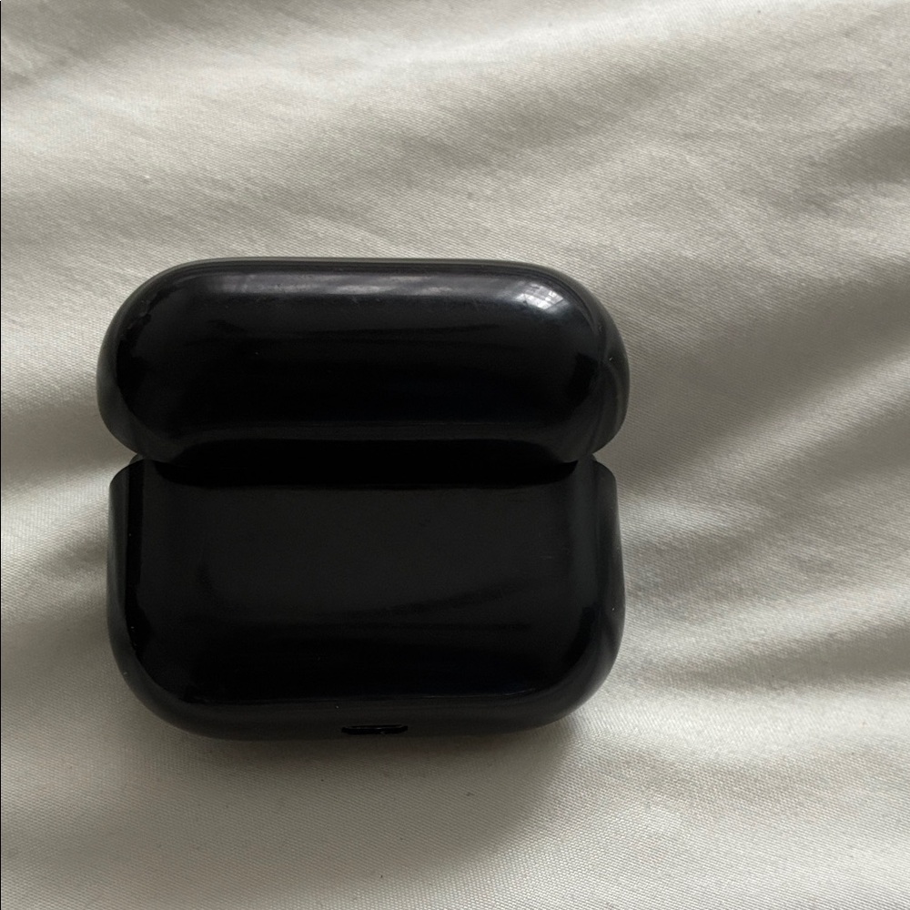 Black Wireless Earbuds with Charging Case - Picture 2 of 4